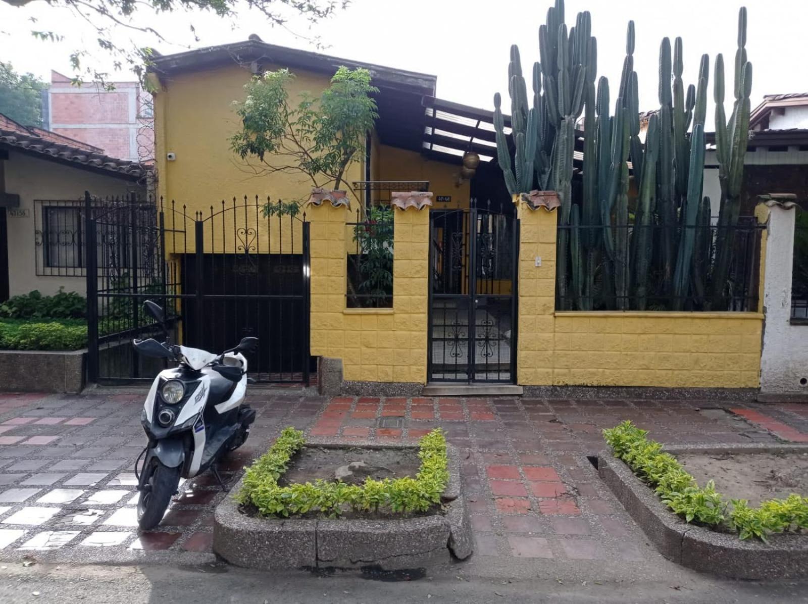 Yellow House Hostel Medellín Zewnętrze zdjęcie
