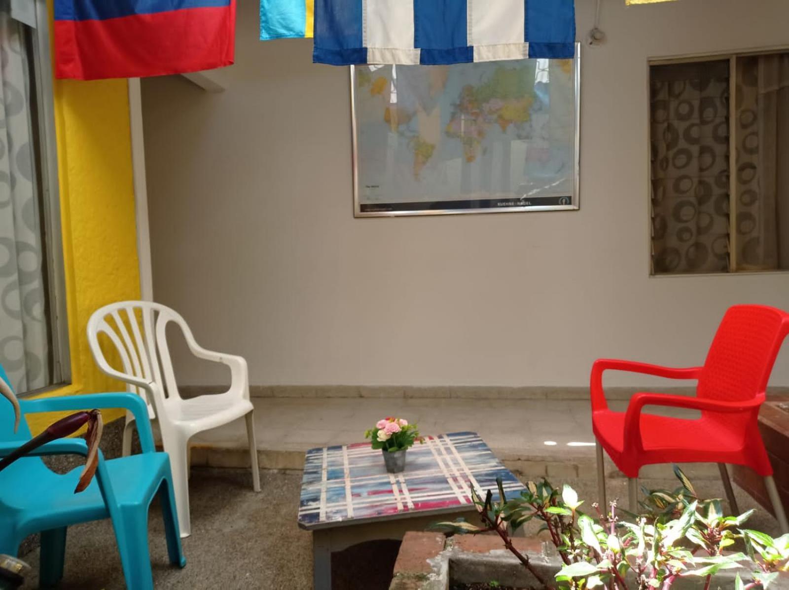 Yellow House Hostel Medellín Zewnętrze zdjęcie